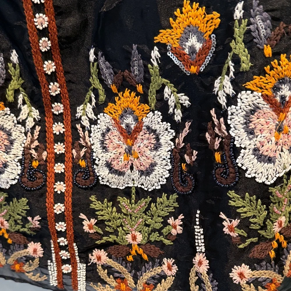 Black Floral Embroidered and beaded Blouse by Floret sz 0. Excellent condition! - Picture 4 of 6